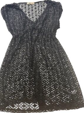 Women’s Black Crochet V-Neck Swimsuit Cover Up